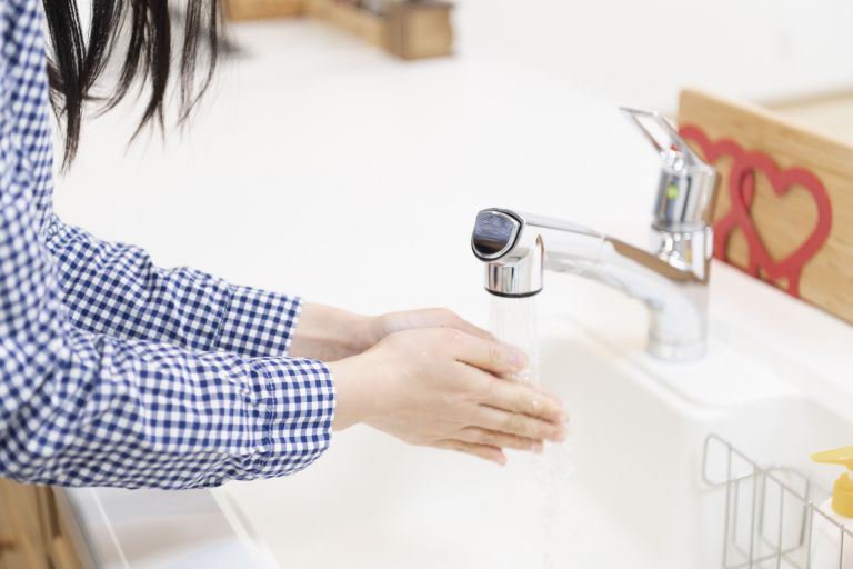 あなたの水道水は本当に安全なのか家庭の運命を左右する浄水器とカートリッジ交換の見逃せない真実